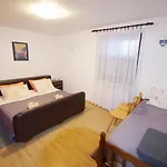 Lavinija *