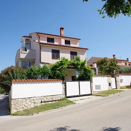 Appartement Lavinija