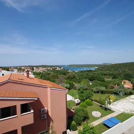 Appartement Lavinija *
