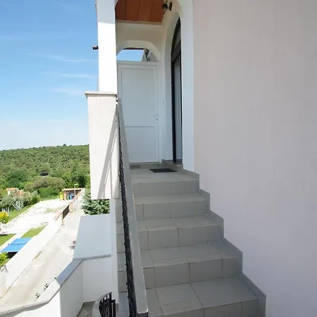 Lavinija Apartment Banjole