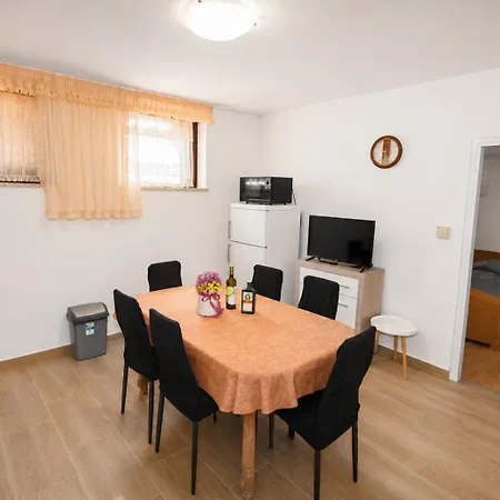 Lavinija Appartement