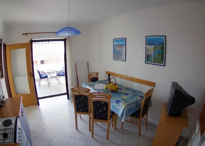 דירה Lavinija באניולה